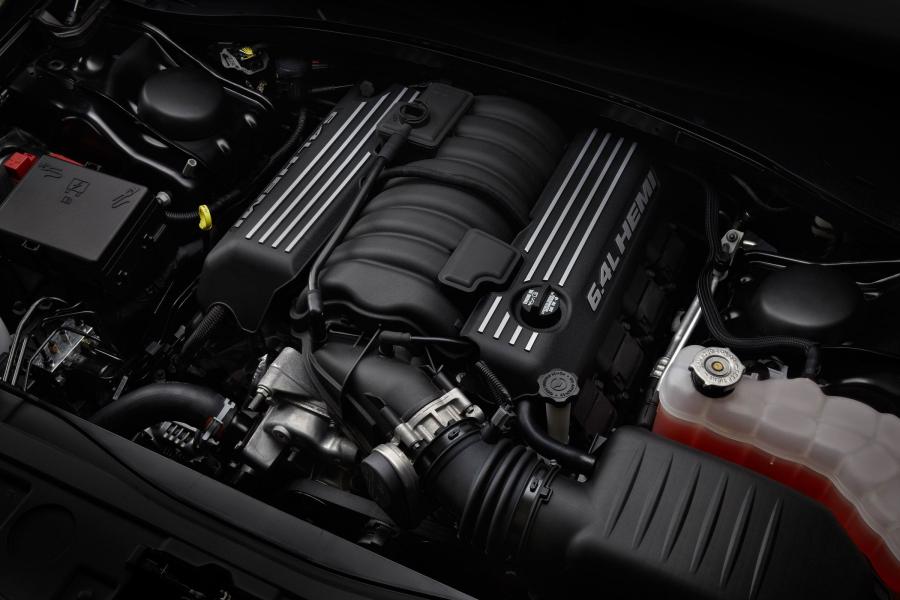  Chrysler 300C SRT8 2012 года  (фото 57 из 100)